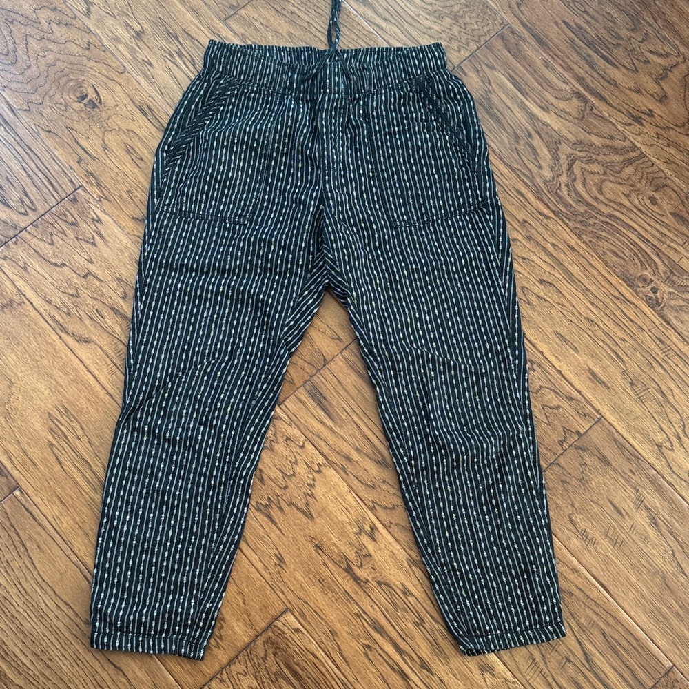 Old Navy Black and White Printed Pants / Size Small / 100% Cotton